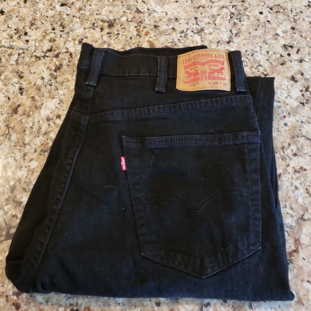 Men's  black Levi's 38x32 relaxed fit NWOT